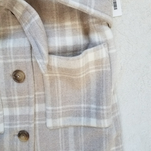 Reformation Middlefield Coat in Beige Plaid - Picture 6 of 10